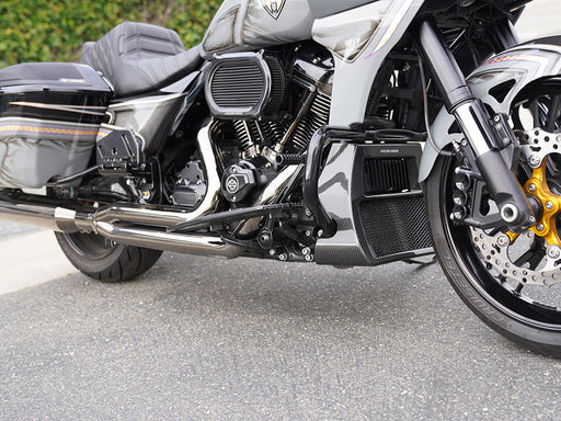Carbon Radiator Cover - Gloss. Fits CVO Touring 2023up & Street Glide & Road Glide 2024up
