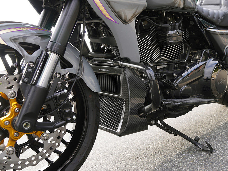 Carbon Radiator Cover - Gloss. Fits CVO Touring 2023up & Street Glide & Road Glide 2024up