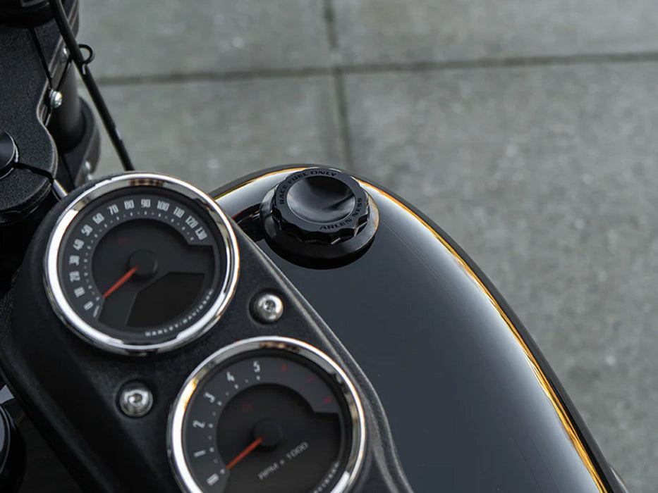 12 Point, Right Hand Vented Screw-In Fuel Cap - Black. Fits H-D Big Twin 1996up & Sportster 1996-2021