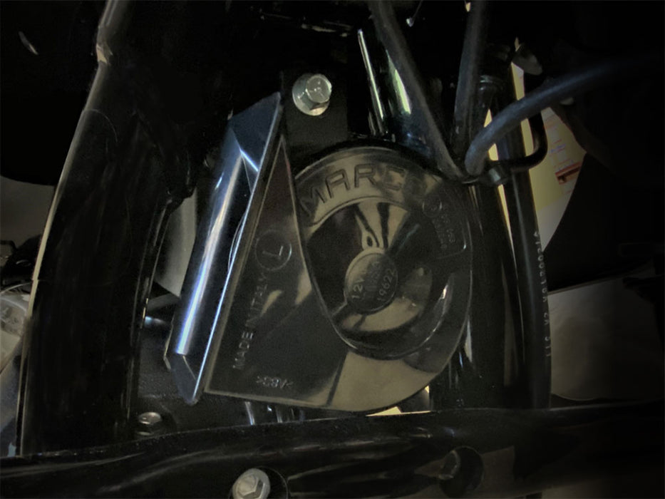 109db Electromagnetic Horn Kit - Black. Fits Softail 2025up