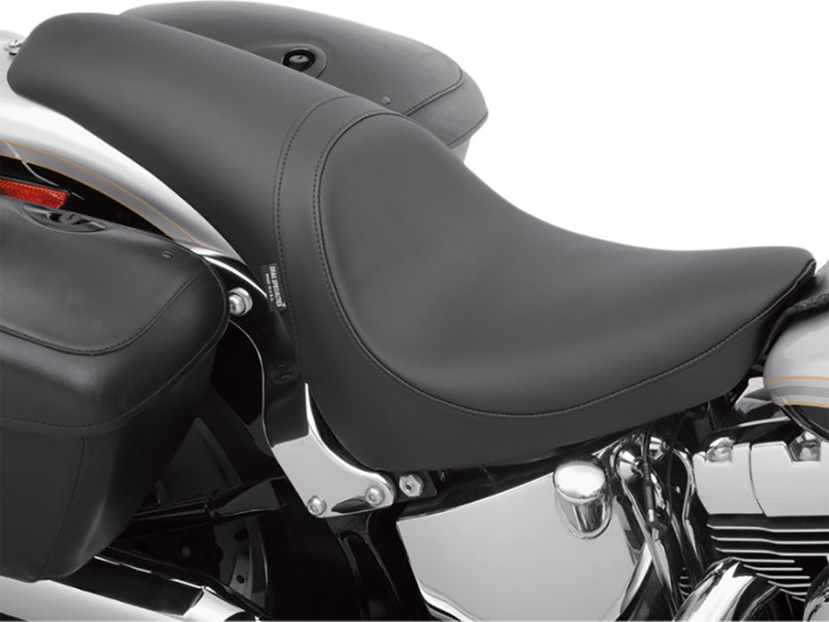Predator Dual Seat - Smooth Solar Leather Black. Fits Softail 2000-2017 with 130 or 150 OEM Rear Tyre