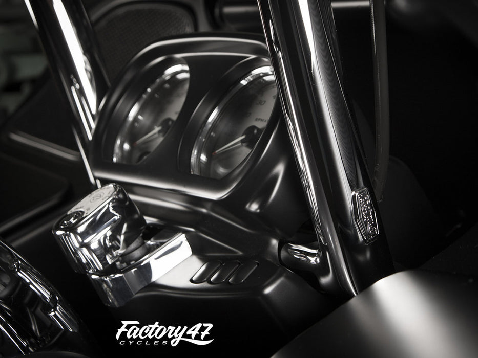 12in. x 1-1/2in. Signature Handlebar - Chrome. Fits Road Glide 2015-2023