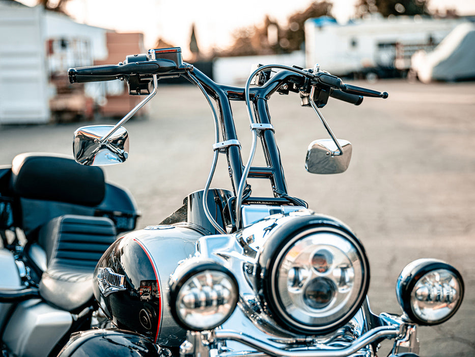 14in. x 1-1/4in. Cali Straight T-Bar Handlebar - Gloss Black.