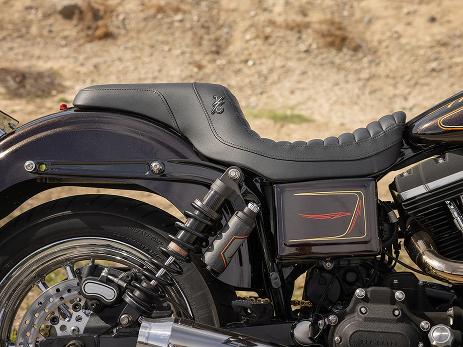 SADDLEMEN Thrashin X Saddlemen Step-Up Tuck & Roll Dual Seat. Dyna 2006-2017