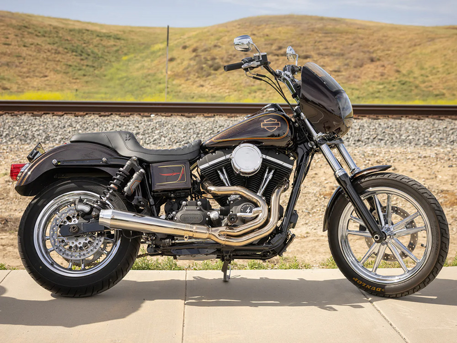 SADDLEMEN Thrashin X Saddlemen Step-Up Tuck & Roll Dual Seat. Dyna 2006-2017