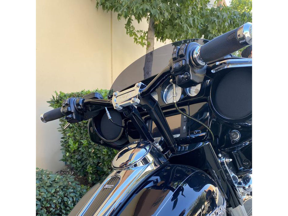 Street Glide Riser Adapter - Black. Fits Street Glide 2014up