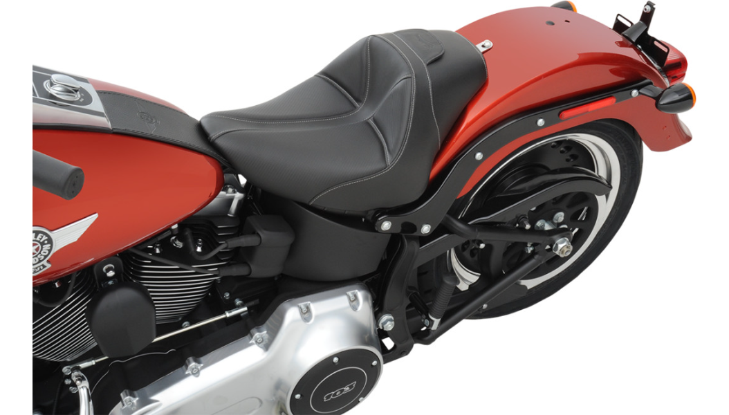 Saddlemen Dominator Solo Seat - Softail 06-17